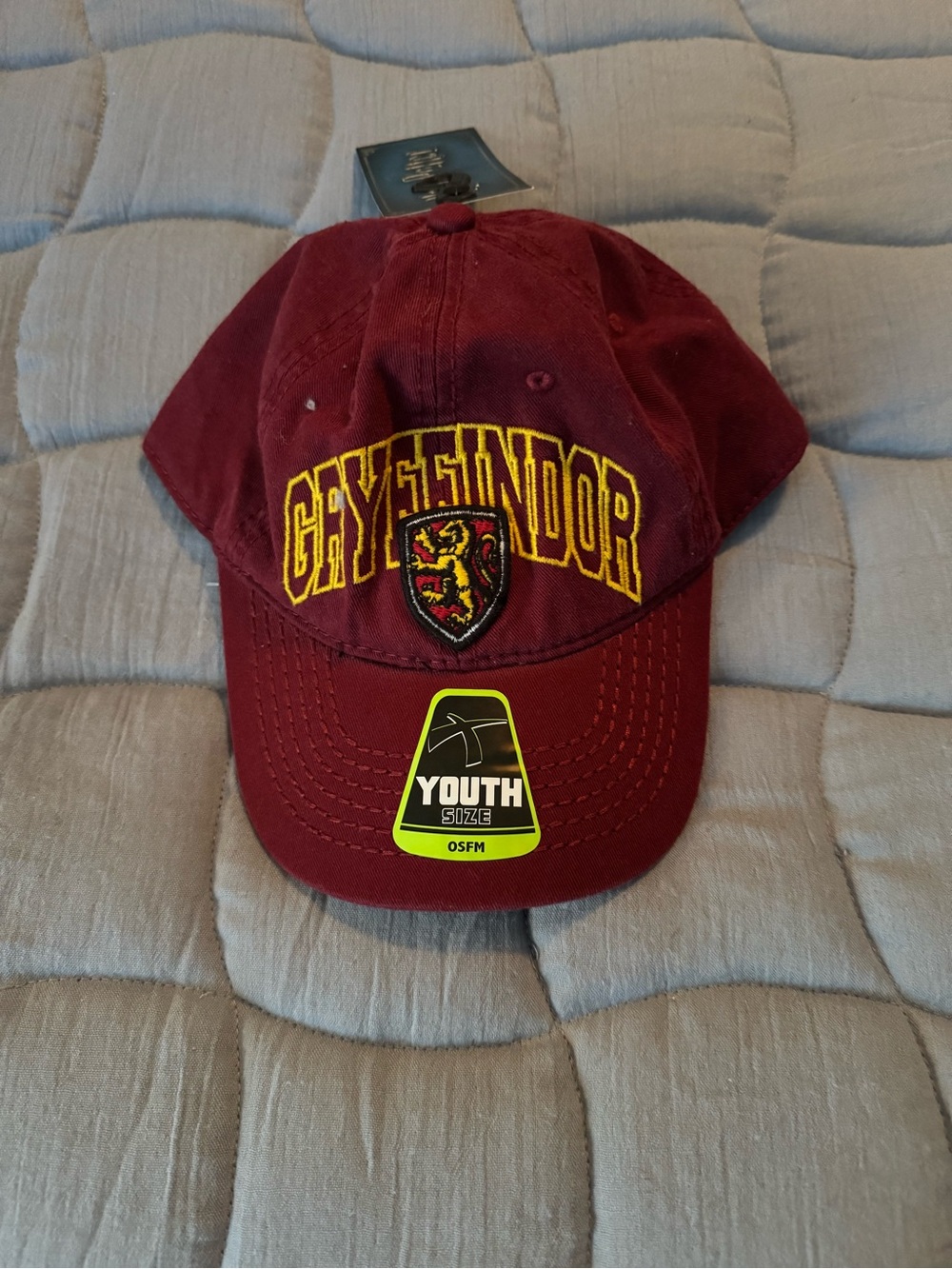 Warner Bros. Gryffindor Cap - Maroon with Yellow Embroidery